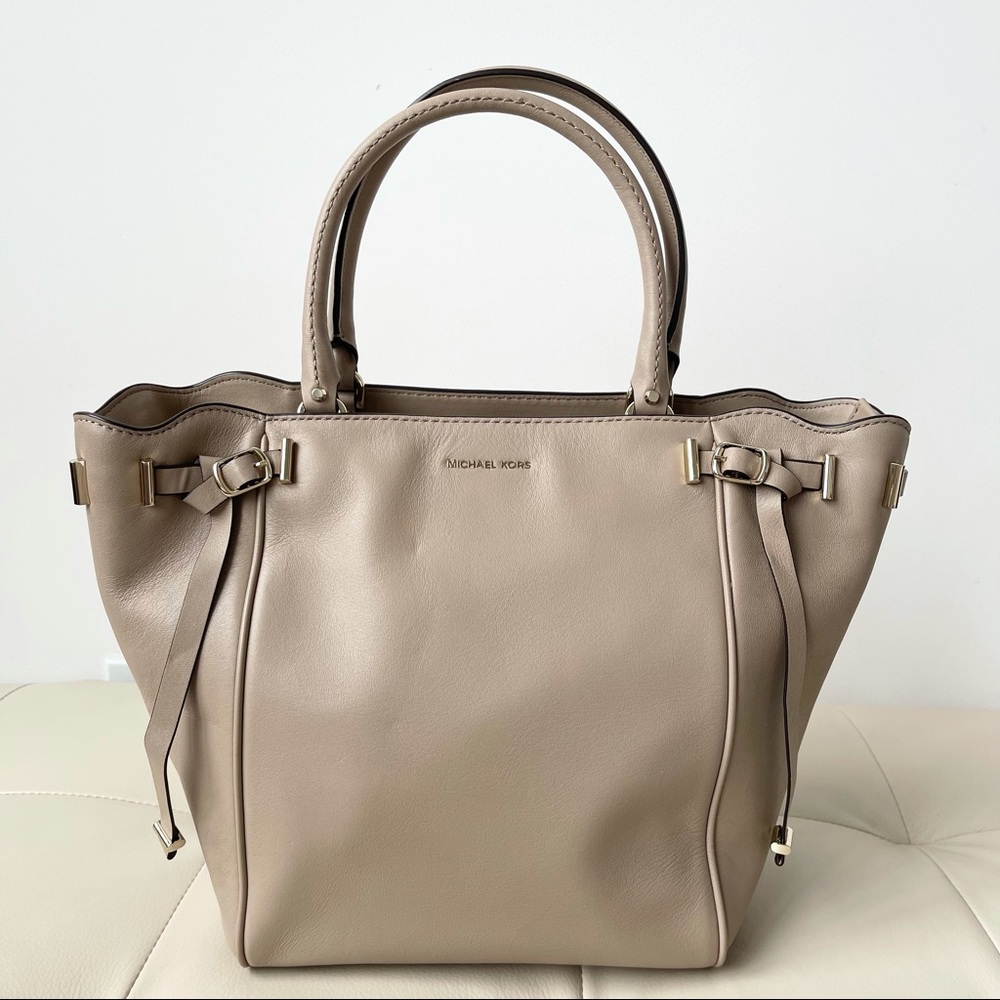 Michael Kors Amelia Medium Leather Tote In Truffle